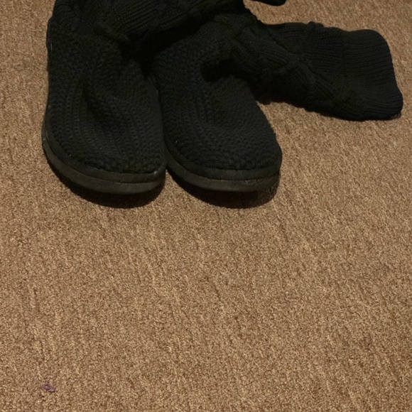UGG Women's Black Boots. UGG Knit Boots. Size 7 - Picture 4 of 8